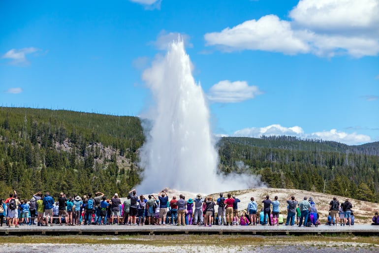दुनिया का सबसे बड़ा येलोस्टोन राष्ट्रीय उद्यान की पूरी जानकारी – Full information of Yellowstone National Park In Hindi