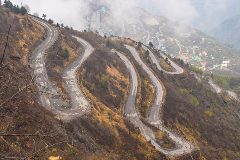 ज़िगज़ैग रोड सिक्किम – Three-level zigzag Road sikkim In Hindi
