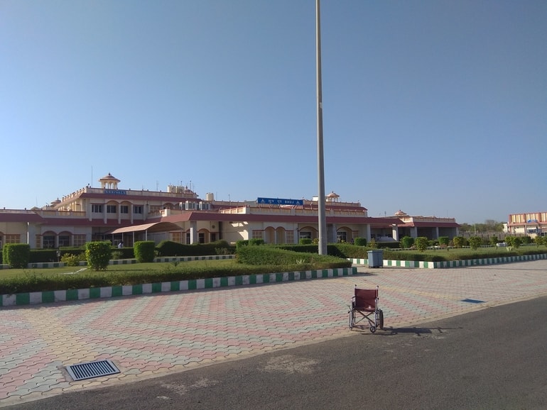 भुज एयरपोर्ट, कच्छ - Bhuj Airport, Kutch In HIndi