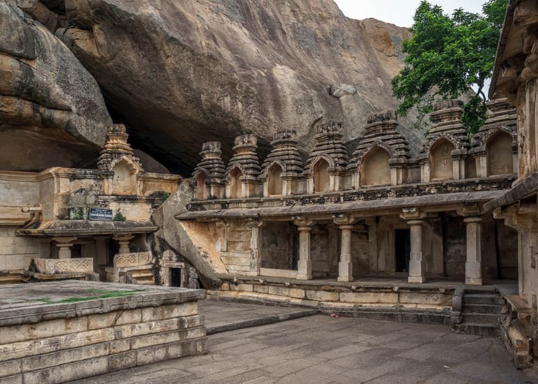 बादामी गुफा कर्नाटक - Badami Cave Karnataka In Hindi