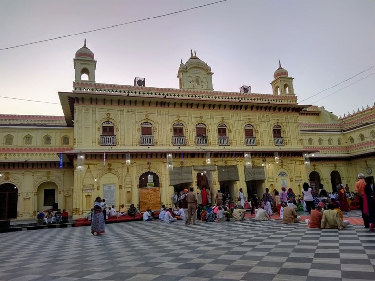 कनक भवन मंदिर अयोध्या घूमने जाने का सबसे अच्छा समय – Best Time To Visit Kanak Bhavan Ayodhya In Hindi