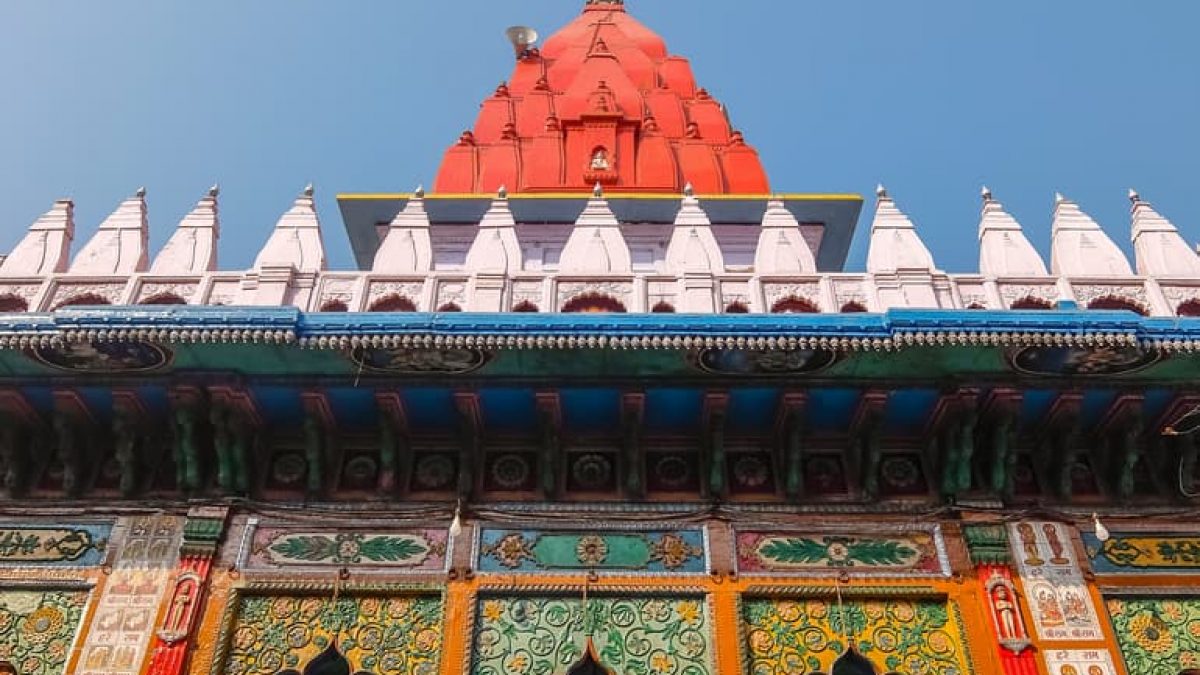 अयोध्या के प्रमुख धार्मिक स्थल हनुमान गढ़ी मंदिर की यात्रा से जुड़ी पूरी  जानकारी – Hanuman Garhi Temple In HIndi - Holidayrider.Com