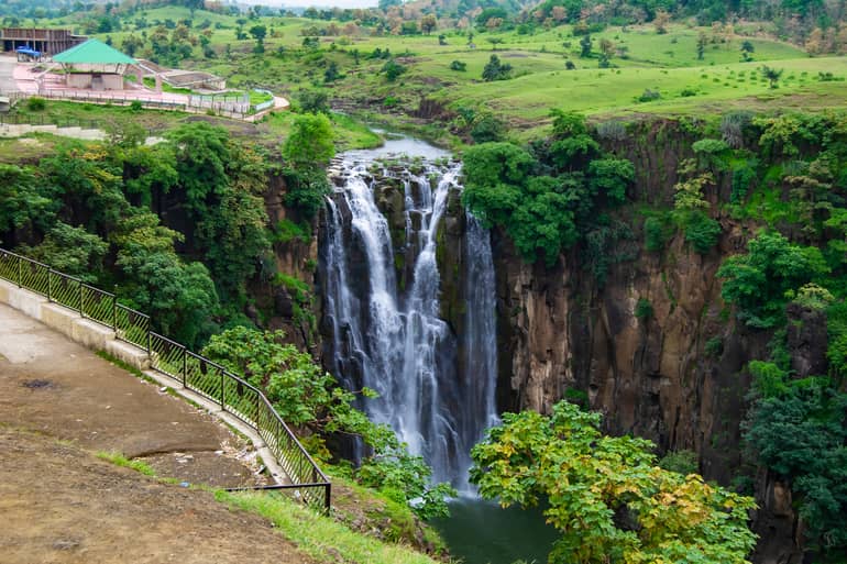 इंदौर का लोकप्रिय पिकनिक स्पॉट पातालपानी वॉटरफॉल घूमने की पूरी जानकारी – Complete information about visiting Patalpani Waterfall In Hindi