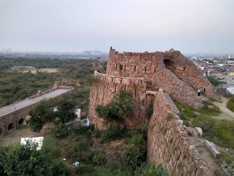 तुगलकाबाद किला की वास्तुकला - Architecture of Tughlaqabad Fort in Hindi