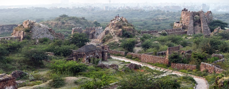 तुगलकाबाद किला का इतिहास और घूमने की पूरी जानकारी - History and Complete Information of Tughlakabad Fort in Hindi