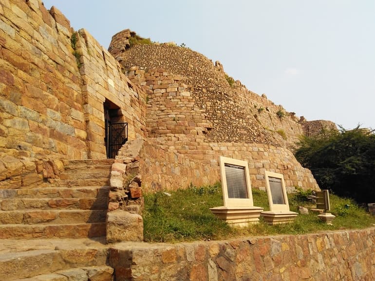 तुगलकाबाद किले के बारे में कुछ दिलचस्प और रोचक बातें – Interesting Trivia About Tughlaqabad Fort in Hindi