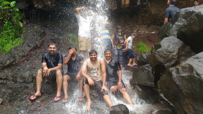  पांडवकाड़ा जलप्रपात - Pandavkada Falls in Hindi