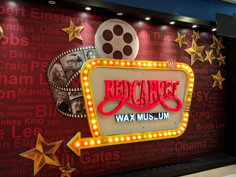 रेड कार्पेट वैक्स म्यूजियम में लें अपने पसंदीदा सेलिब्रिटी के साथ तस्वीरें – Red Carpet Wax Museum – Click Pictures in Hindi
