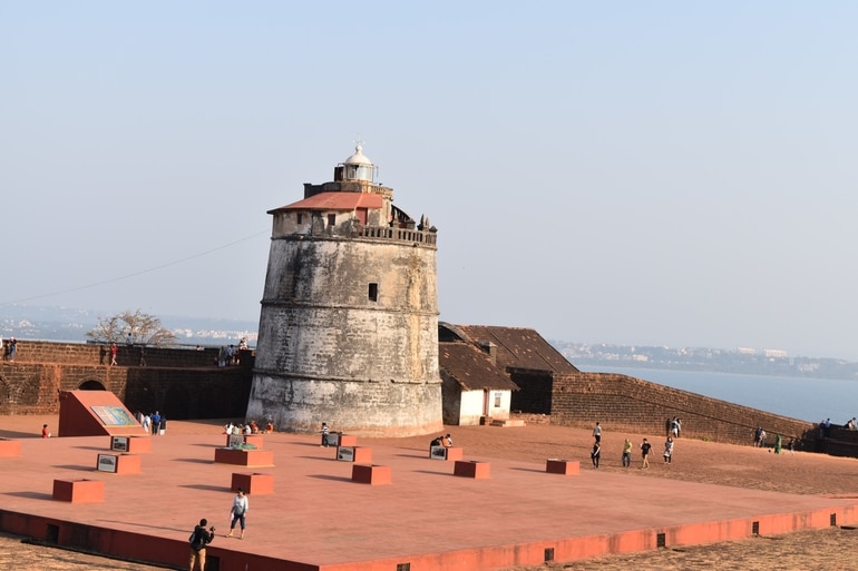 अगुआड़ा फोर्ट - Aguada Fort In Hindi In Hindi