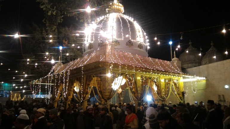 दरगाह कुतुब साहिब दिल्ली - Dargah Qutub Sahib, Delhi