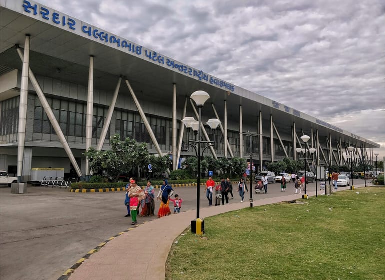 सरदार बल्लभ भाई पटेल अंतर्राष्ट्रीय हवाई अड्डा अहमदाबाद – Sardar Vallabhbhai Patel International Airport, Ahmedabad in Hindi