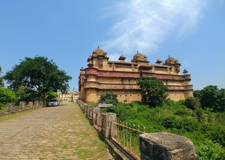 ओरछा फोर्ट घूमने जाने का सबसे अच्छा समय - Best time to visit Orchha Fort in Hindi