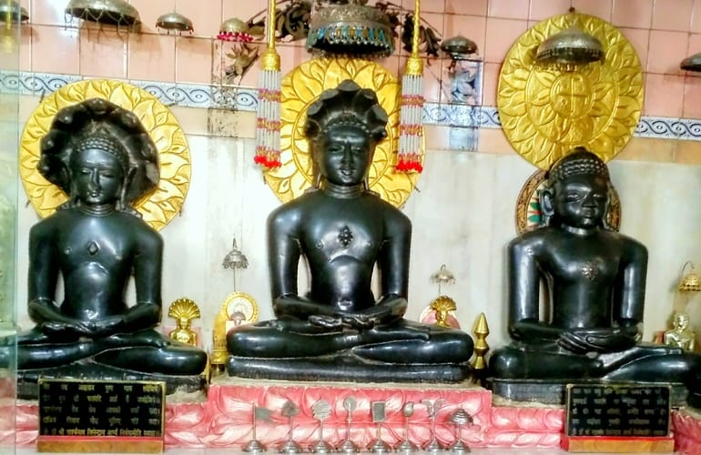 करगुवां जैन मंदिर झाँसी - Karguvanji Jain temple in Hindi