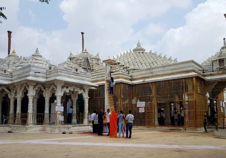 महुदी जैन मंदिर - Mahudi Jain Temple, Gandhinagar in Hindi