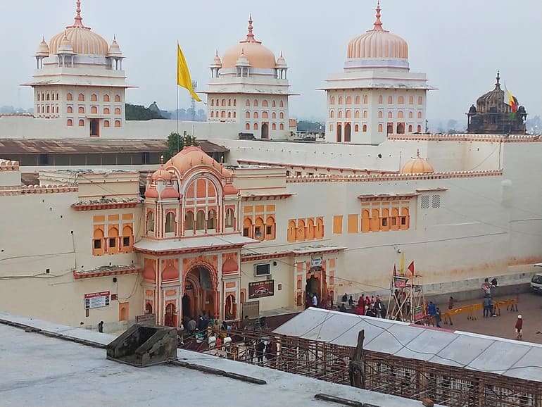 राम राजा मंदिर – Ram Raja Temple Orchha in Hindi