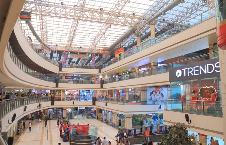 नोवेल्टी मॉल पठानकोट - Novelty Mall Pathankot in Hindi