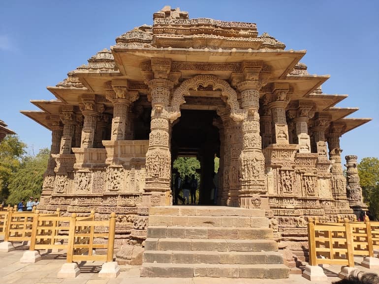 सूर्य मंदिर मोढेरा - Sun Temple, Modhera in Hindi