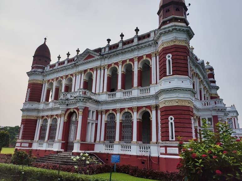 राजबाड़ी की वास्तुकला – Architecture of Rajbari in Hindi