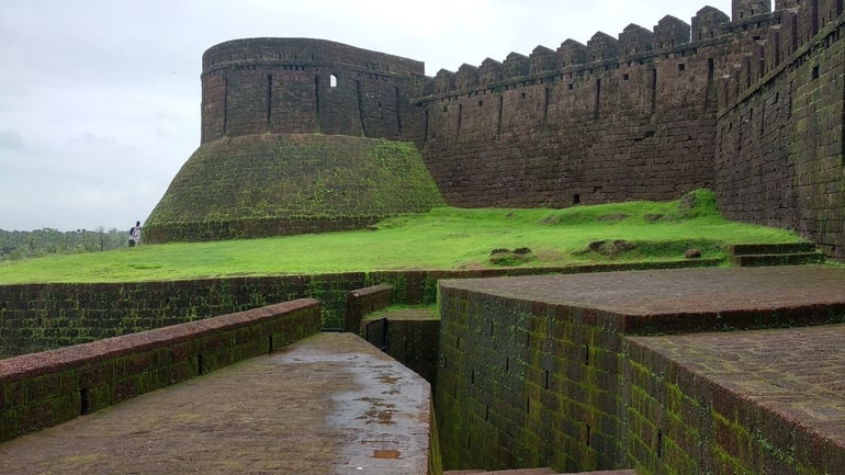 मिर्जन किला गोकर्ण - Mirjan Fort Gokarna in Hindi