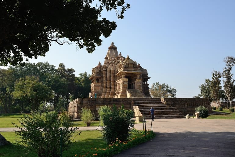 चित्रगुप्त मंदिर खुजराहो - Chitragupta Temple, Khajuraho in Hindi
