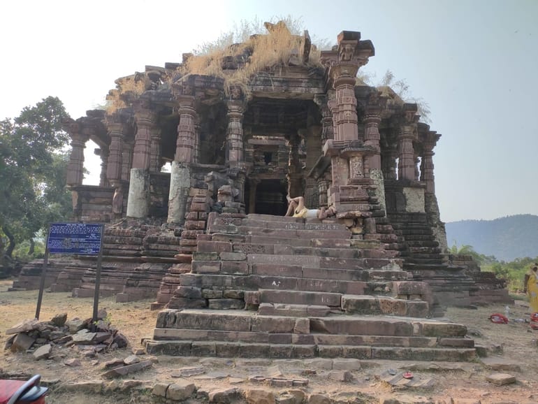 चौसठ योगिनी मंदिर खजुराहो - Chausath Yogini Temple Khujraho in Hindi