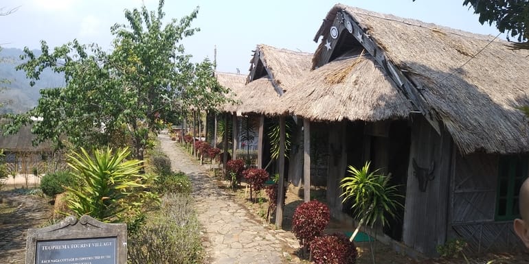 तौफेमा गाँव, कोहिमा – Touphema Village, Kohima in Hindi