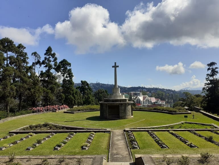 कोहिमा युद्ध कब्रिस्तान - Kohima War Cemetery, Kohima in Hindi