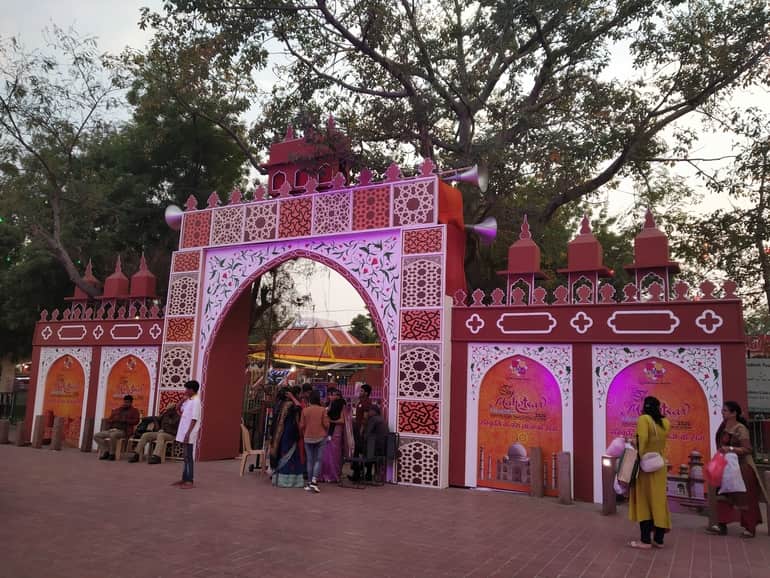 ताज महोत्सव आगरा घूमने की पूरी जानकारी – Taj Mahotsav in Hindi