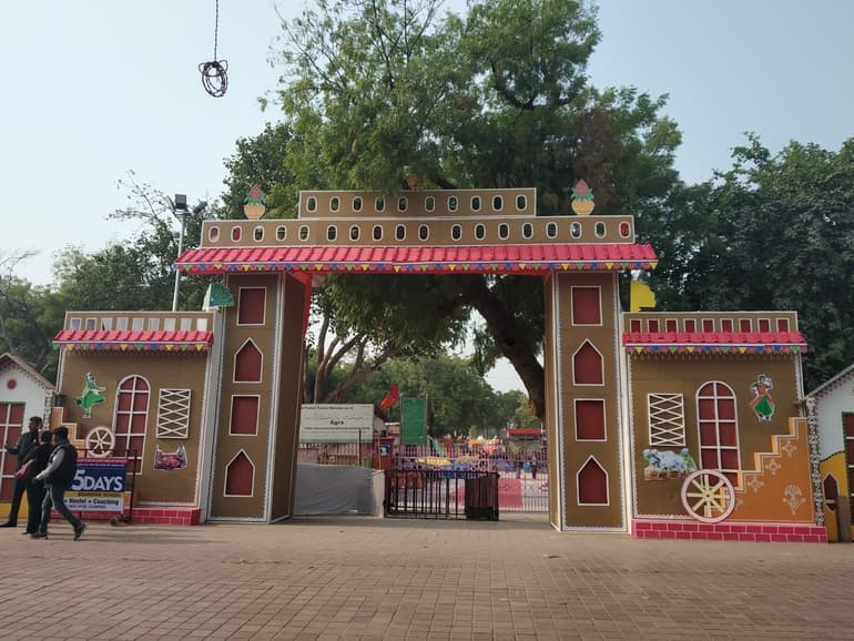 ताज महोत्सव क्यों जाएं? -  Why Visit Taj Mahotsav? in Hindi