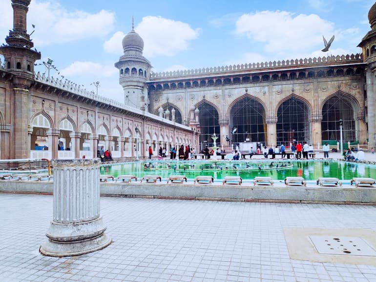 मक्का मस्जिद घूमने जाने का सबसे अच्छा समय – Best time to visit Makkah Masjid in Hindi
