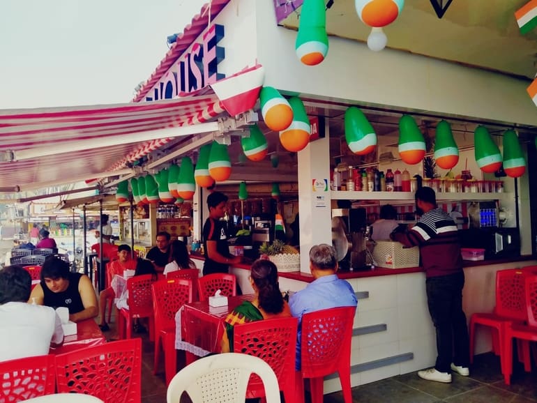 रेस्टोरेंट एट जुहू बीच – Restaurants Near Juhu Beach in Hindi