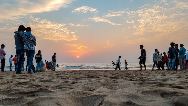 जुहू बीच पर सुबह का टाइम – Early mornings at Juhu Beach in Hindi