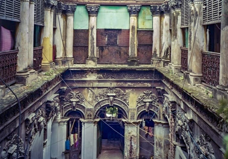 पुतुलबाड़ी - द हाउस ऑफ डॉल्स - Putulbari - A haunted house full of dolls in Kolkata in Hindi