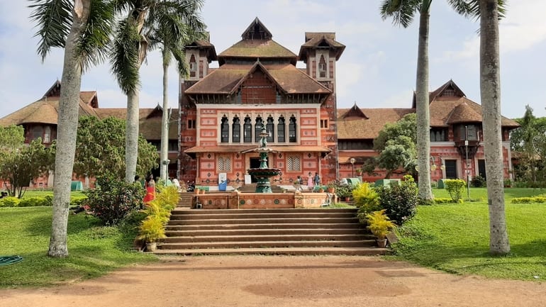 नेपियर संग्रहालय तिरुवनंतपुरम - Napier Museum Thiruvananthapuram in Hindi 
