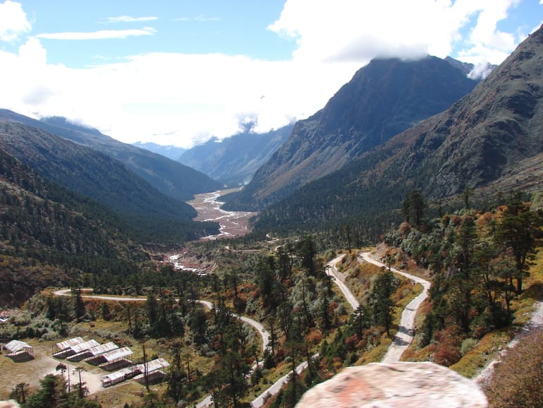 युमथांग घाटी - Yumthang Valley in Hindi