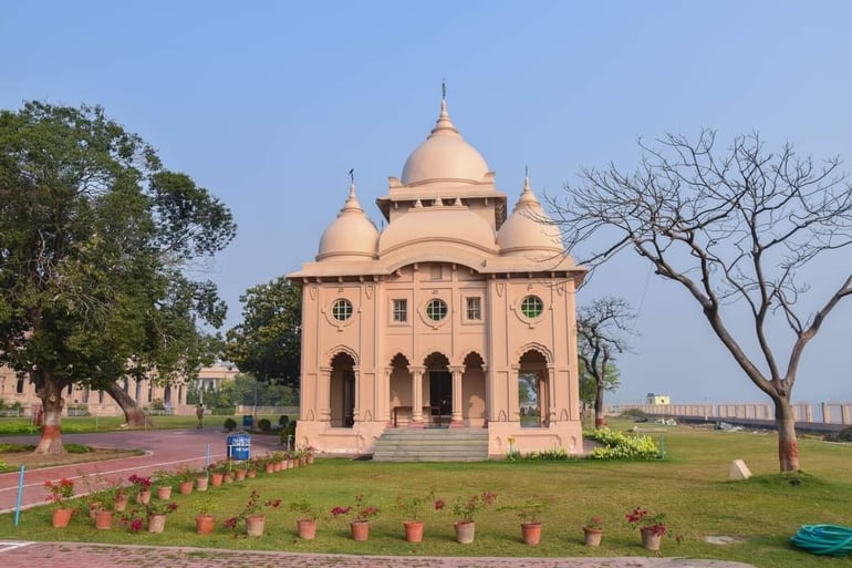 बेलूर मठ परिसर – Belur Math Campus in Hindi
