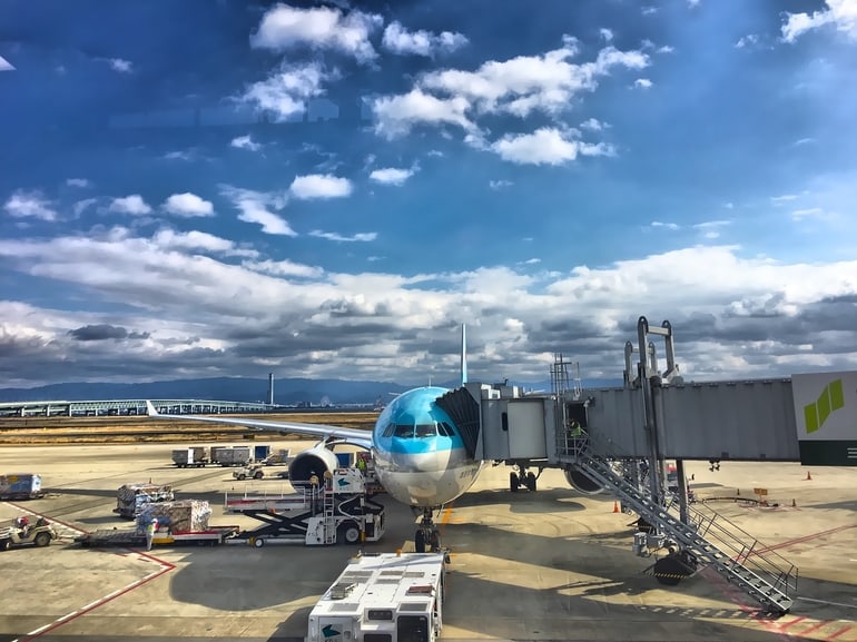 फ्लाइट से जोरासांको ठाकुर बाड़ी कोलकाता कैसे पहुंचे – How To Reach Jorasanko Thakur Bari Kolkata By Flight in Hindi