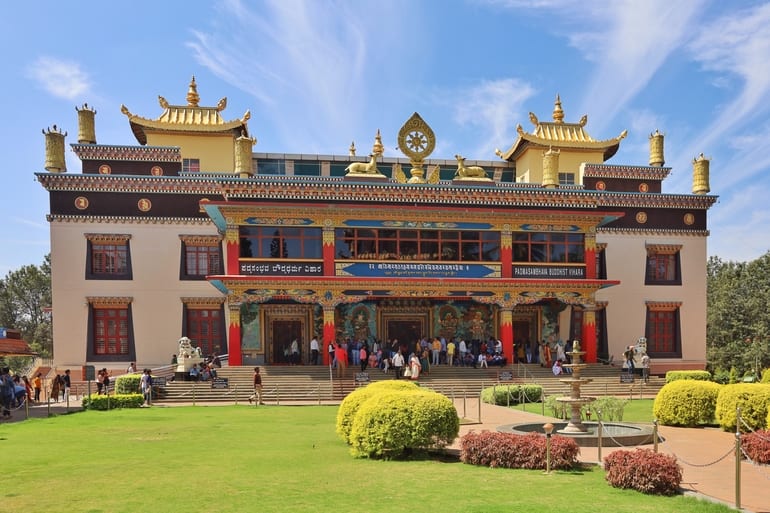 नामद्रोलिंग मठ मैसूर - Namdroling Monastery, Mysore in Hindi