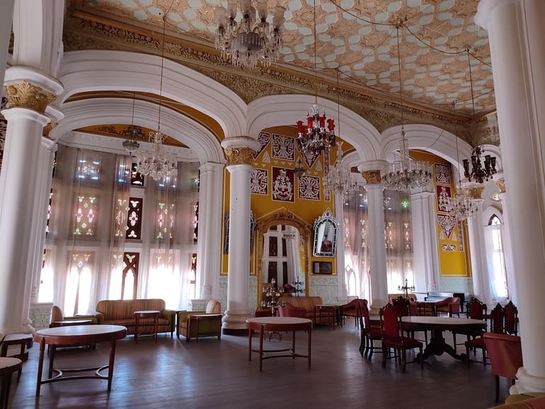 आर्किटेक्चर ऑफ़ बैंगलोर पैलेस - Bangalore Palace Architecture in Hindi