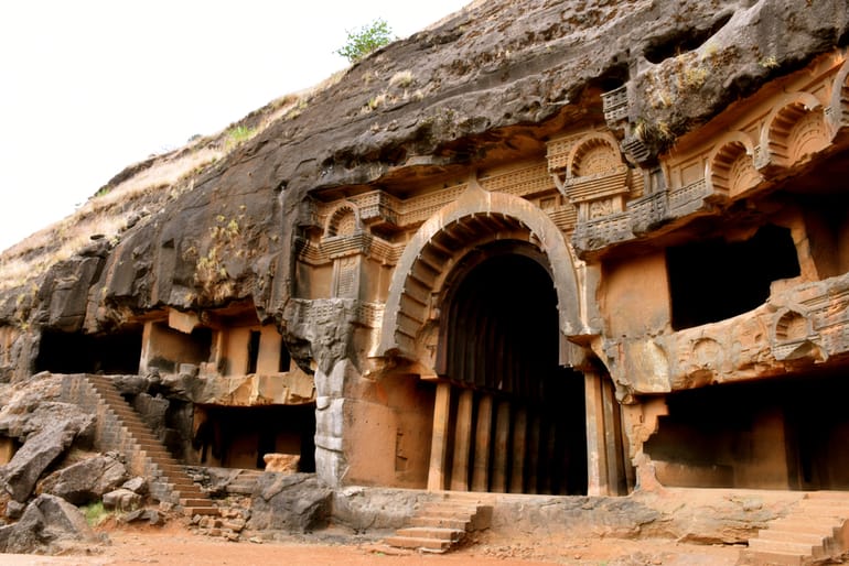 कार्ला गुफाएं गुफाएं – Karla caves in Hindi