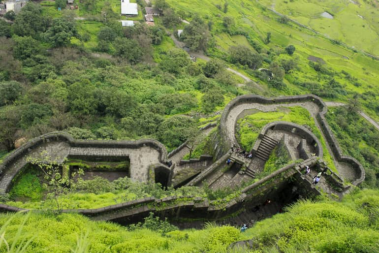 लोहागढ़ किला – Lohagarh Fort, Khandala in Hindi