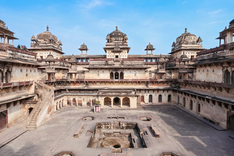 ओरछा किला - Orchha Fort in Hindi
