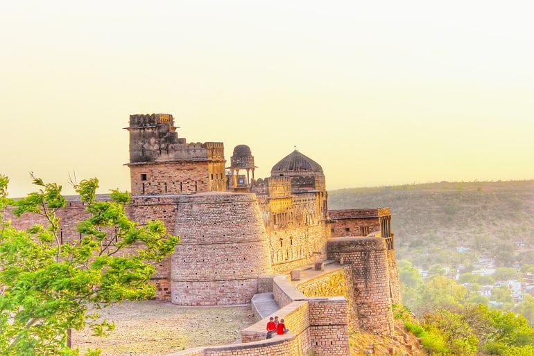 चंदेरी किला घूमने जाने का सबसे अच्छा समय – Best time to visit Chanderi Fort in Hindi