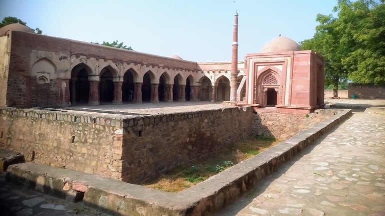 फिरोज शाह पैलेस घूमने जाने का सबसे अच्छा समय – Best time to visit Hisar-e-Firoza in Hindi
